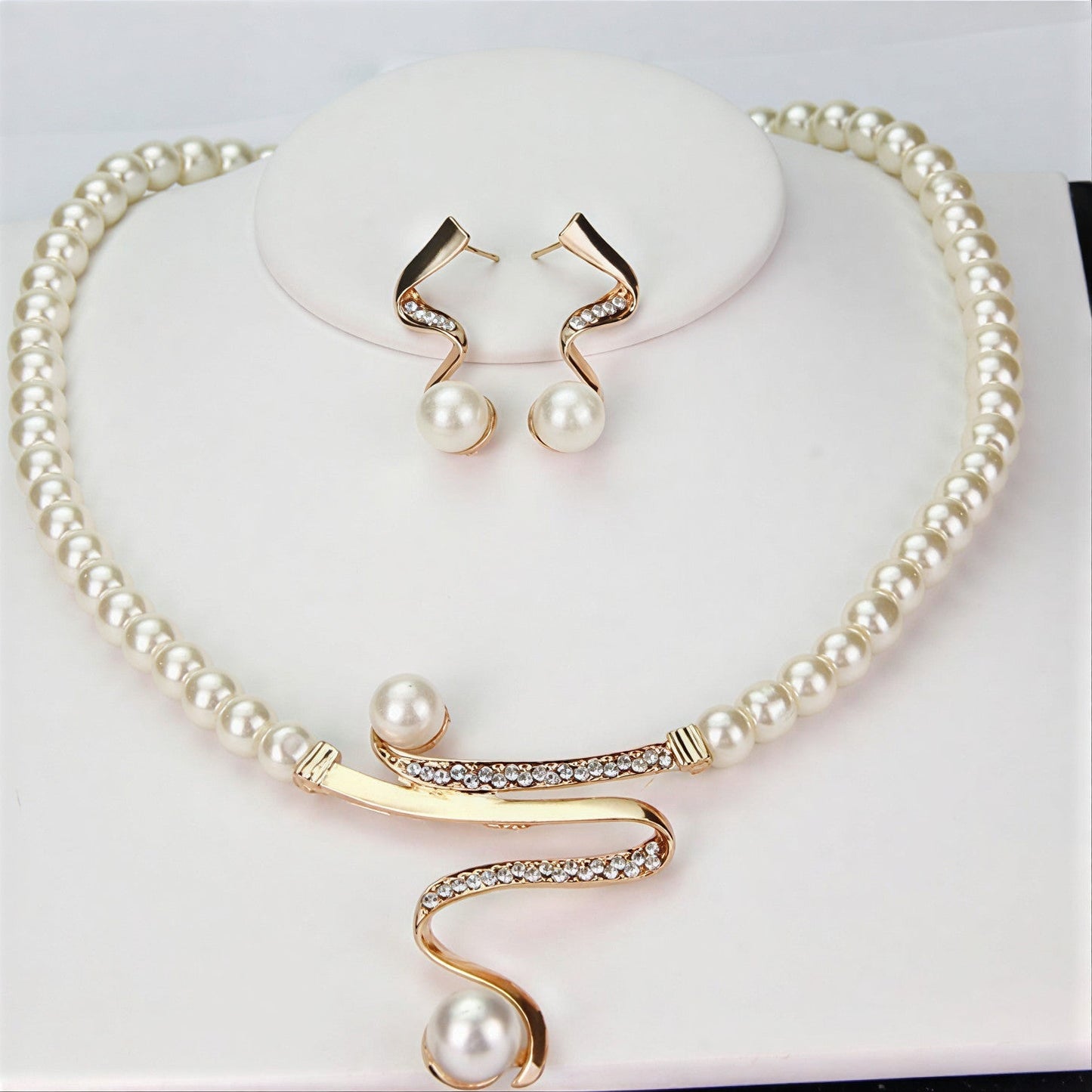 Set sieraden met parels