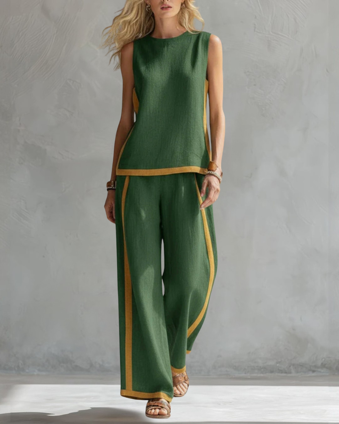 Set met gouden biesjes — Mouwloze top en wijde broek
