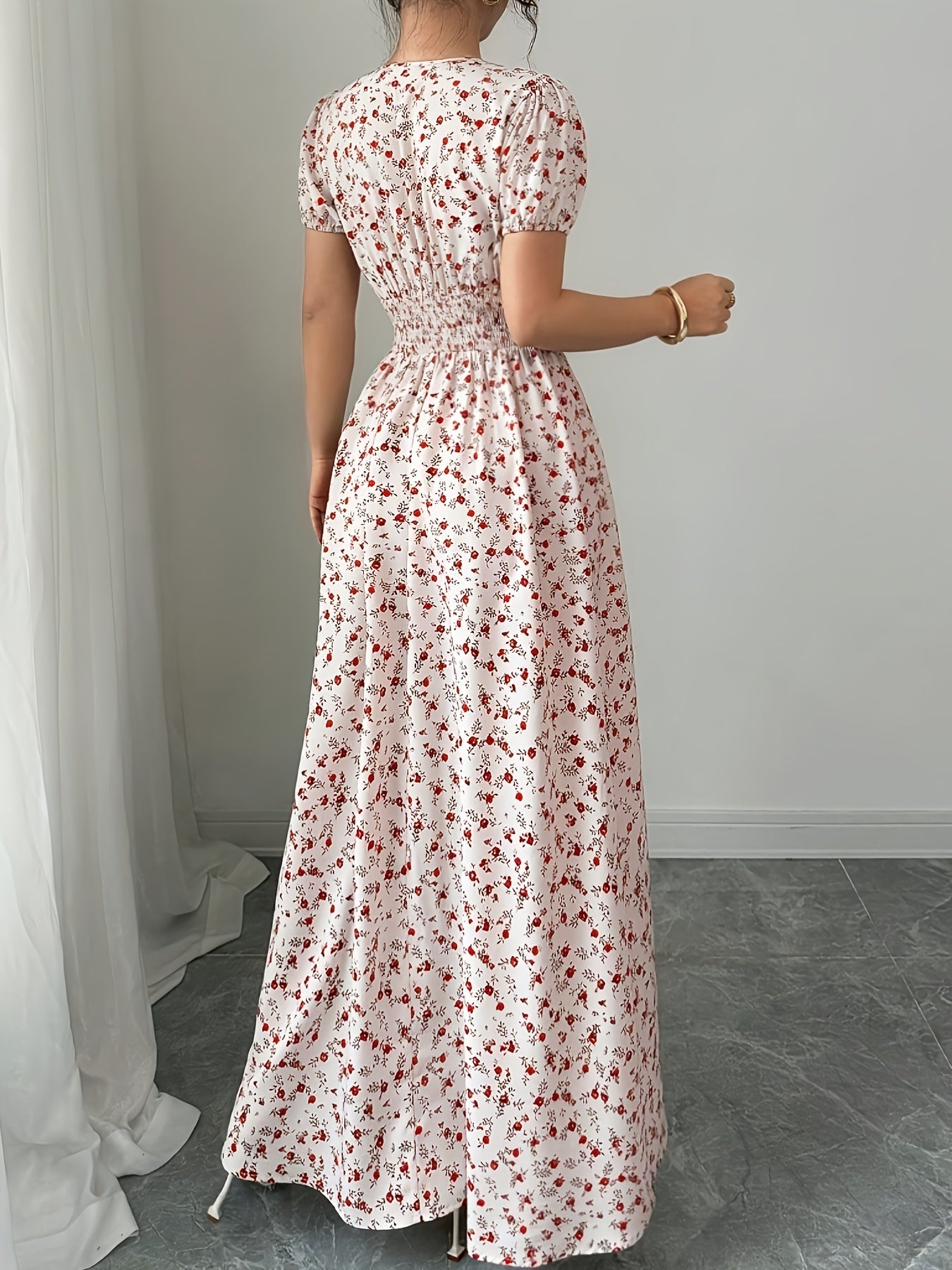 Maxi Abito con Piccoli Fiori di Papavero Rosso