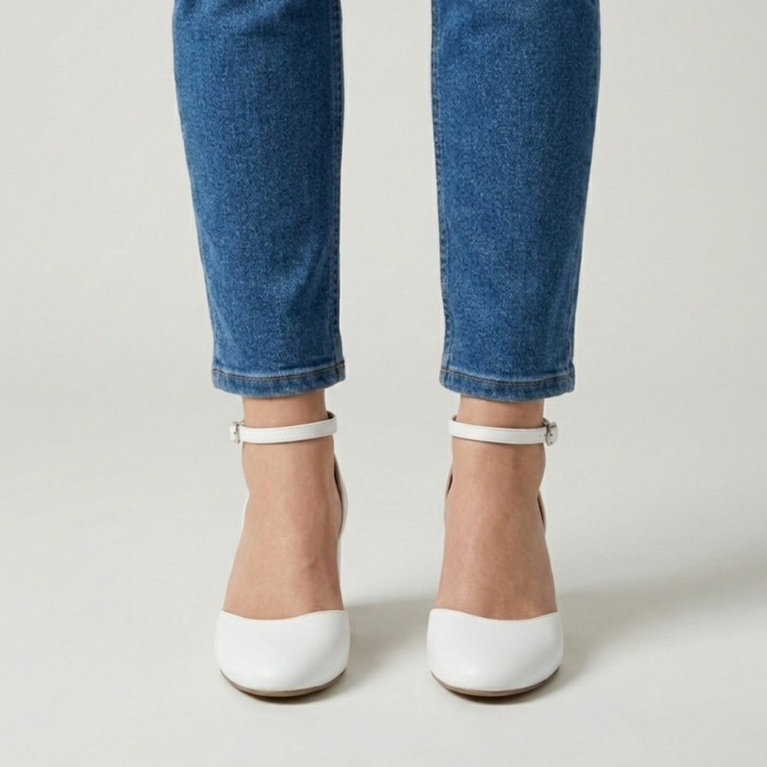 Alaya | Schoenen met hak en zilverkleurig riempje