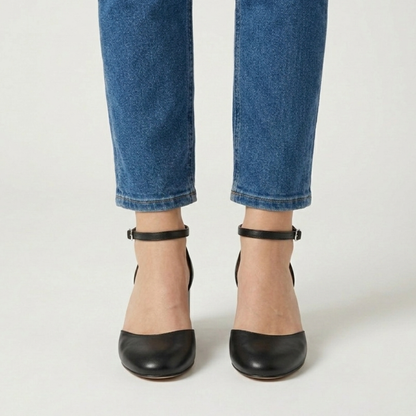 Alaya | Schoenen met hak en zilverkleurig riempje