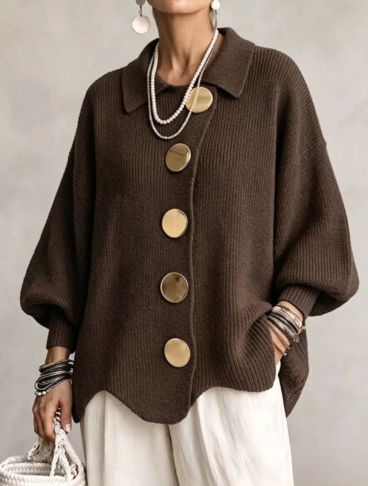 Victoria | Oversized Cardigan met Grote Gouden Knopen