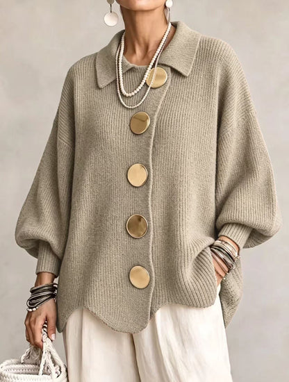 Victoria | Oversized Cardigan met Grote Gouden Knopen