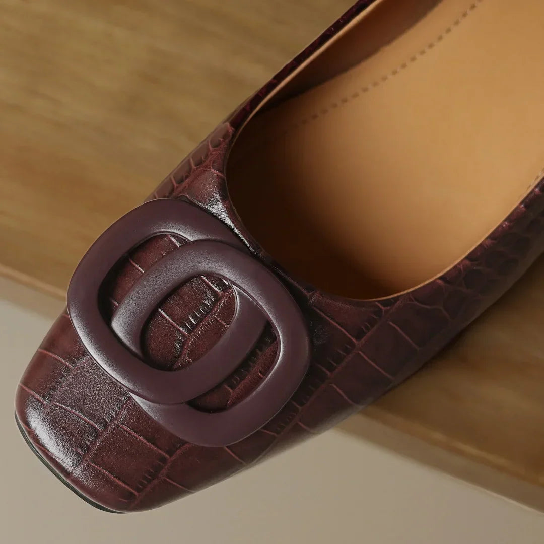 Esme | Schoenen met croco-effect, gesp en lage hak