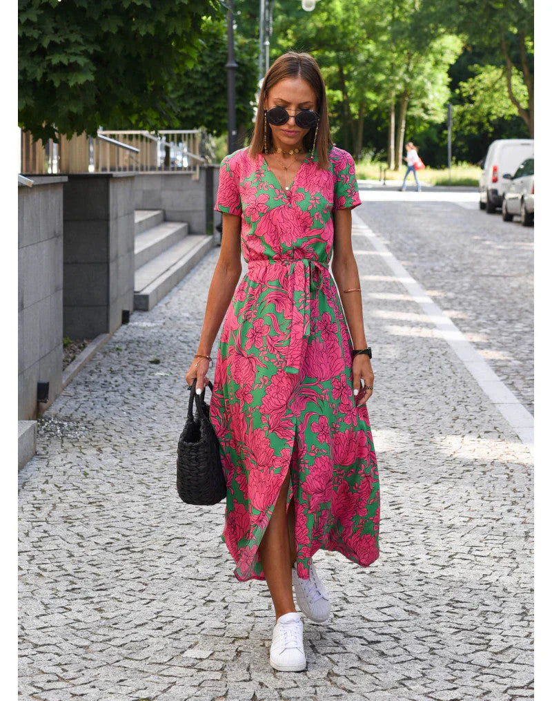 Julia - Elegante jurk met V-hals (decolleté) en modelerende snit