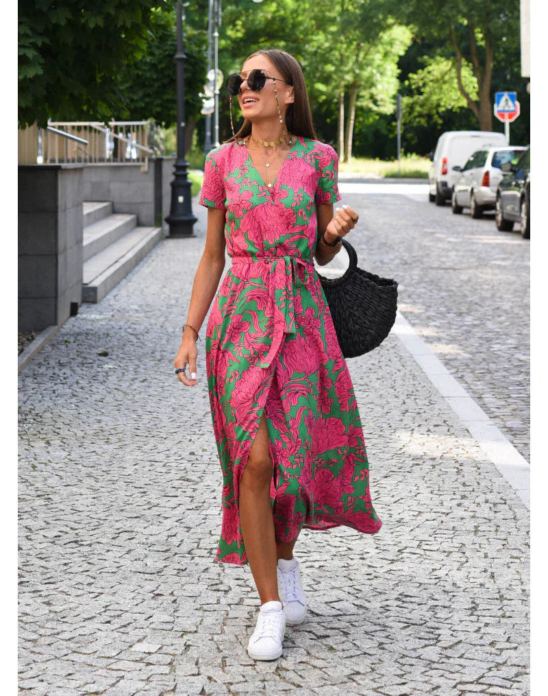 Julia - Elegante jurk met V-hals (decolleté) en modelerende snit