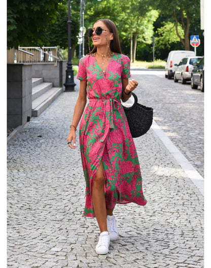 Julia - Elegante jurk met V-hals (decolleté) en modelerende snit