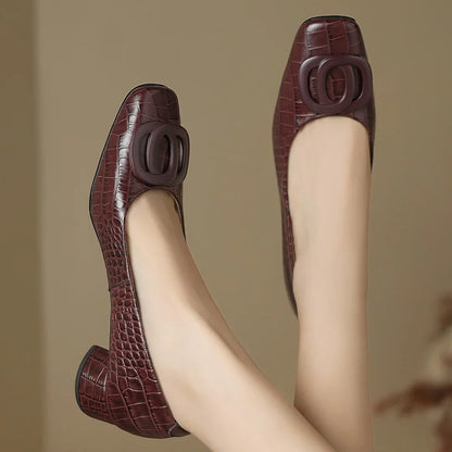 Esme | Schoenen met croco-effect, gesp en lage hak