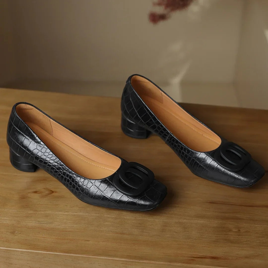 Esme | Schoenen met croco-effect, gesp en lage hak