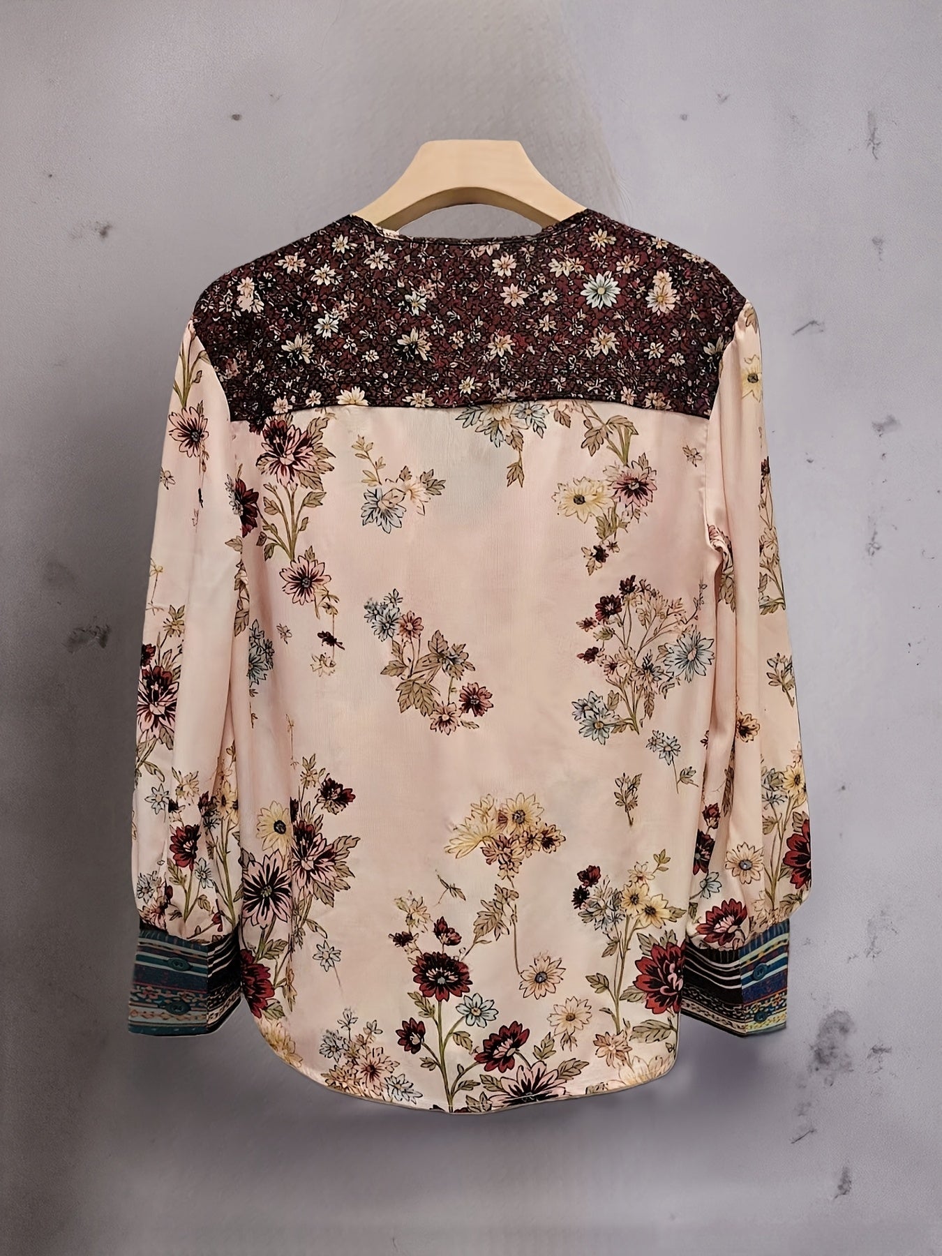 Josefine | Vintage Blouse met V-hals